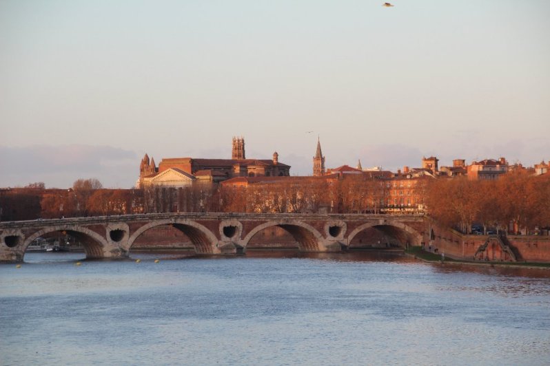 Toulouse Garonne POnt Neuf